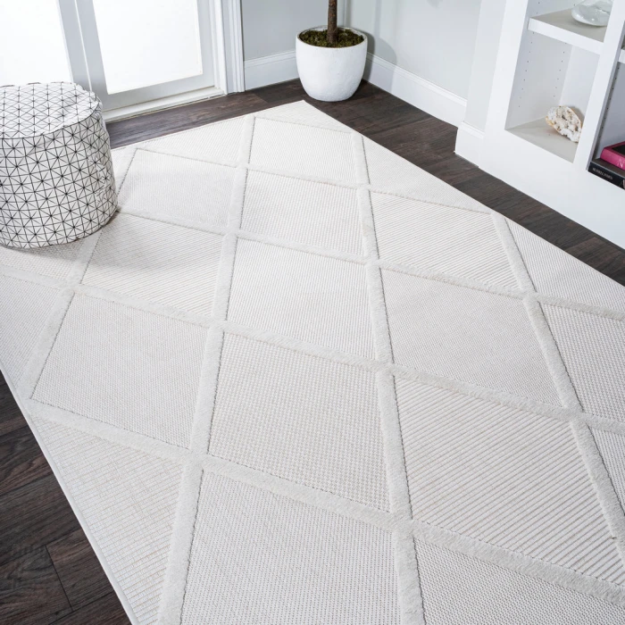 Salines Diamond Trellis Ivory 5 ft. x 8 ft. Indoor/Outdoor Area Rug