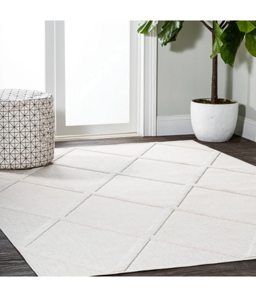 Salines Diamond Trellis Ivory 5 ft. x 8 ft. Indoor/Outdoor Area Rug