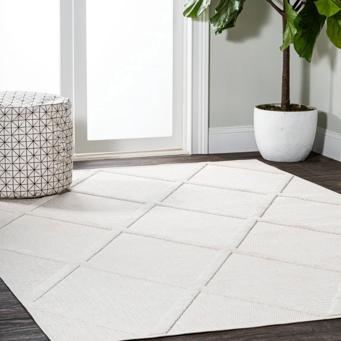 Salines Diamond Trellis Ivory 5 ft. x 8 ft. Indoor/Outdoor Area Rug