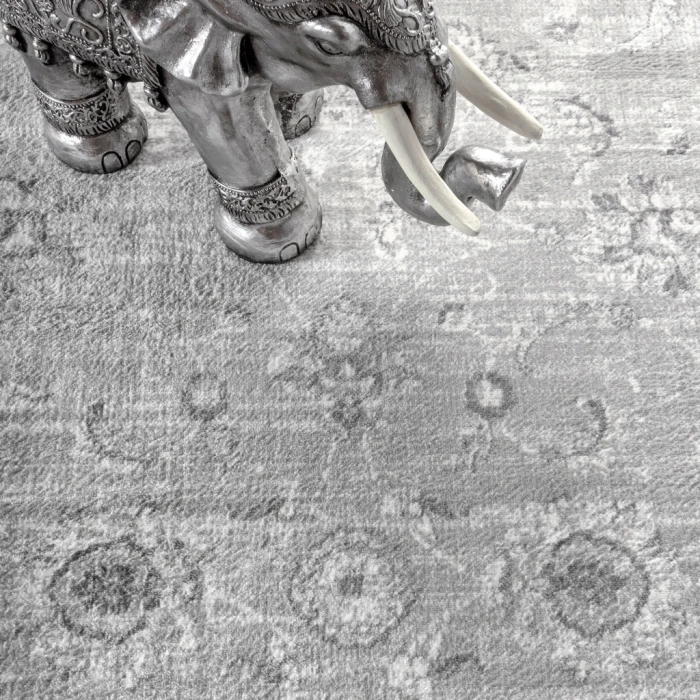 Modern  Vintage Light Grey 4 ft. x 6 ft. Area Rug