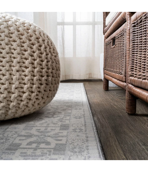 Modern  Vintage Medallion Light Gray 6' Square Area Rug