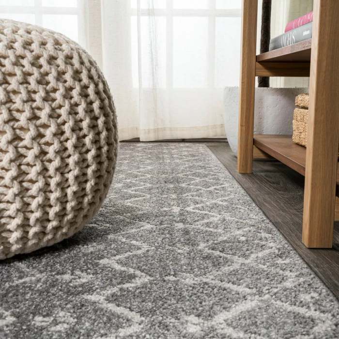 Moroccan HYPE Boho Vintage Diamond Gray/Ivory 5' Round Area Rug