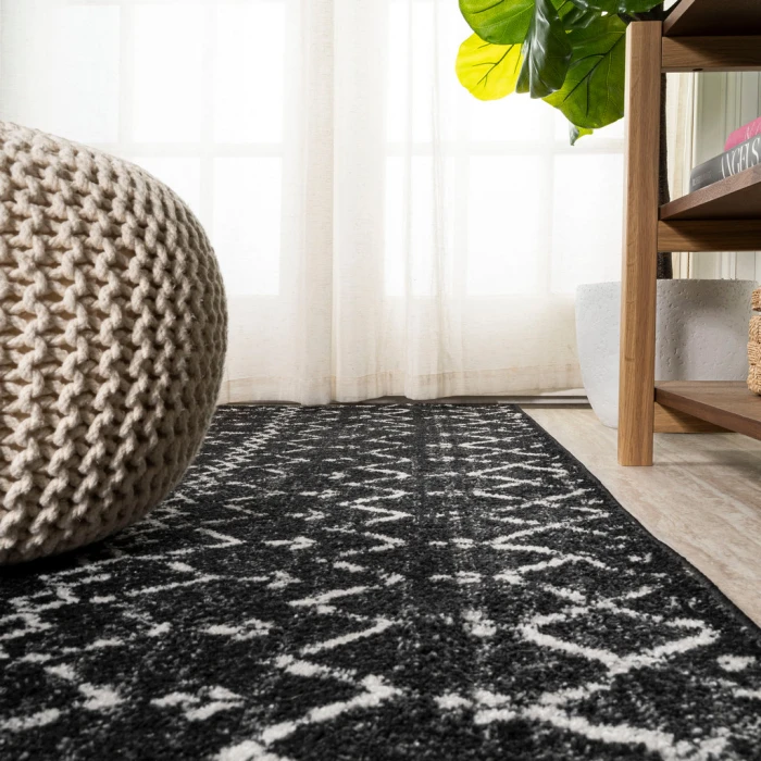 Moroccan HYPE Boho Vintage Diamond Black/Ivory 5' Round Area Rug