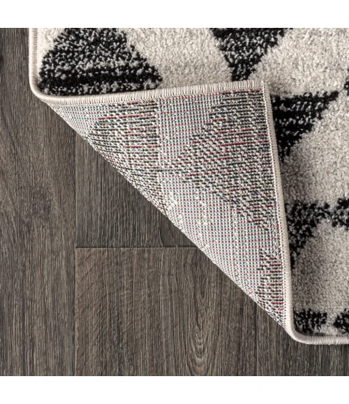 Aisha Moroccan Triangle Geometric Cream/Black 8 ft. x 10 ft. Area Rug