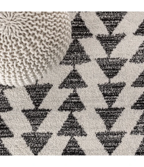 Aisha Moroccan Triangle Geometric Cream/Black 8 ft. x 10 ft. Area Rug