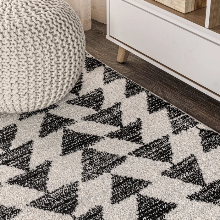 Aisha Moroccan Triangle Geometric Cream/Black 2 ft. x 8 ft. Runner Rug