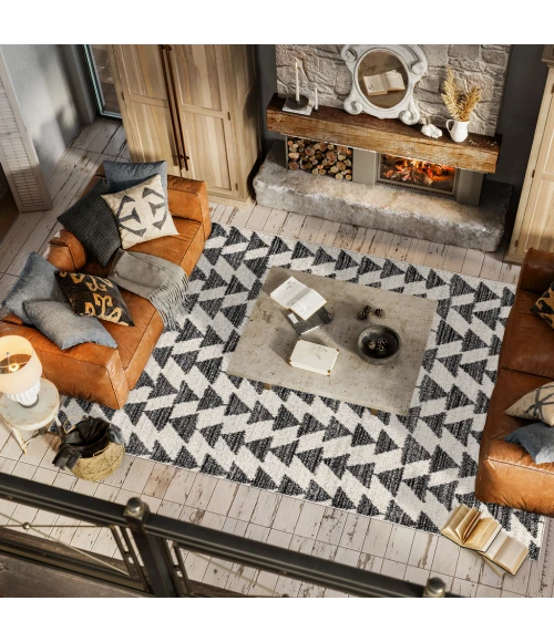 Aisha Moroccan Triangle Geometric Cream/Black 8 ft. x 10 ft. Area Rug