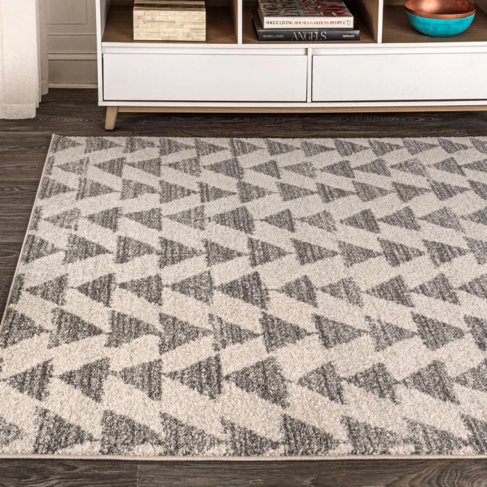 Aisha Moroccan Triangle Geometric Cream/Gray 3 ft. x 5 ft. Area Rug
