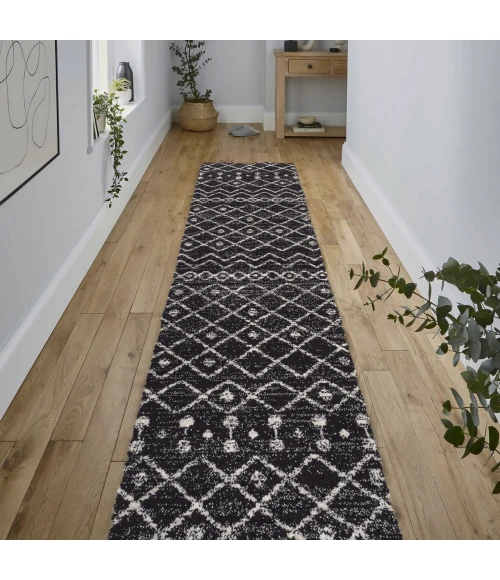 Jonathan Y MOROCCAN HYPE Black MOH208E 2ft.-2in. X 8ft. Rect. Rug