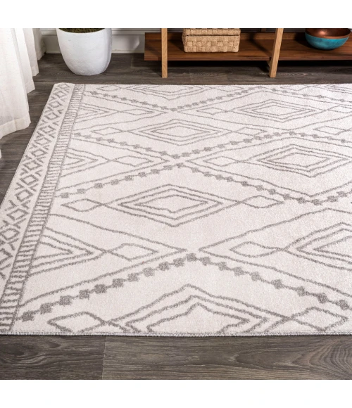 Rih Moroccan Style Diamond Ivory/Gray 3 ft. x 5 ft. Area Rug