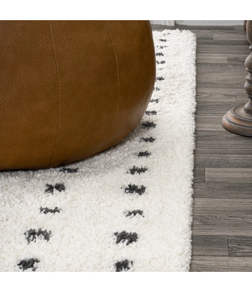 Pele Modern Geometric Dot Shag White/Gray 2 ft. x 10 ft. Runner Rug