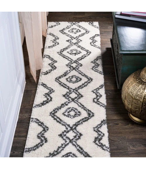 Deia Moroccan Style Diamond Shag White/Gray 2 ft. x 10 ft. Runner Rug