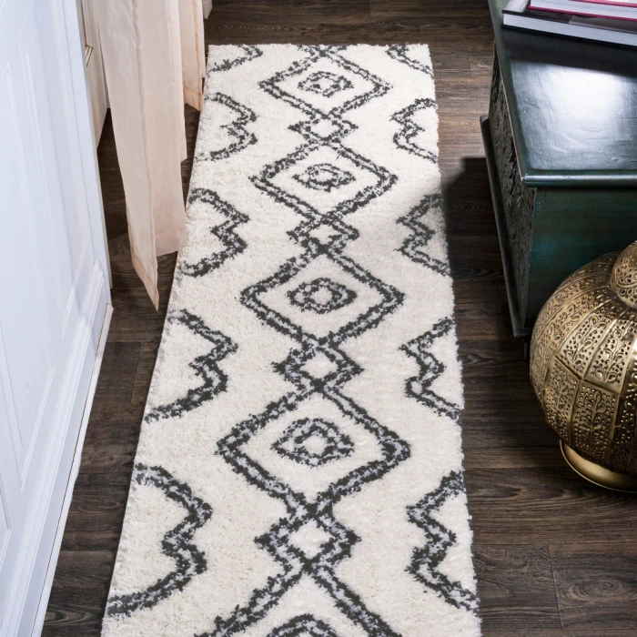 Deia Moroccan Style Diamond Shag White/Gray 2 ft. x 10 ft. Runner Rug