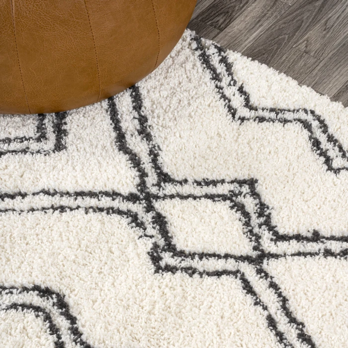 Deia Moroccan Style Diamond Shag White/Gray 2 ft. x 10 ft. Runner Rug