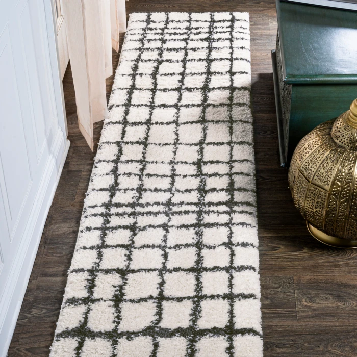 Arenal Geometric Grid Shag White/Gray 2 ft. x 10 ft. Runner Rug