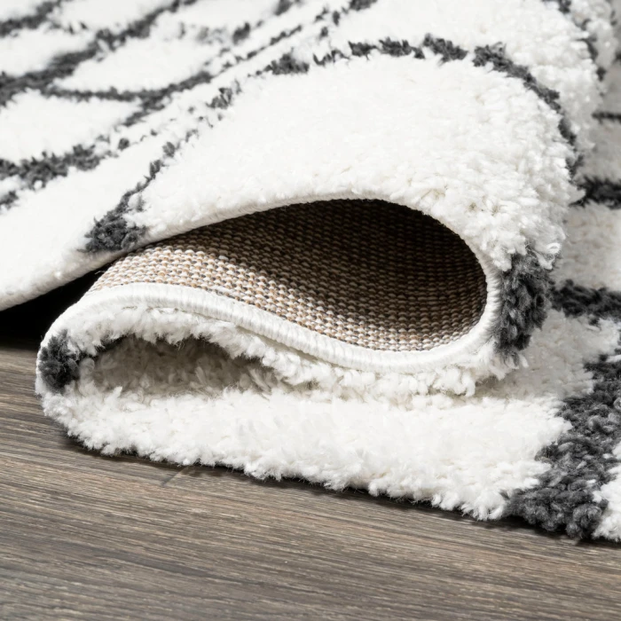 Arenal Geometric Grid Shag White/Gray 2 ft. x 10 ft. Runner Rug