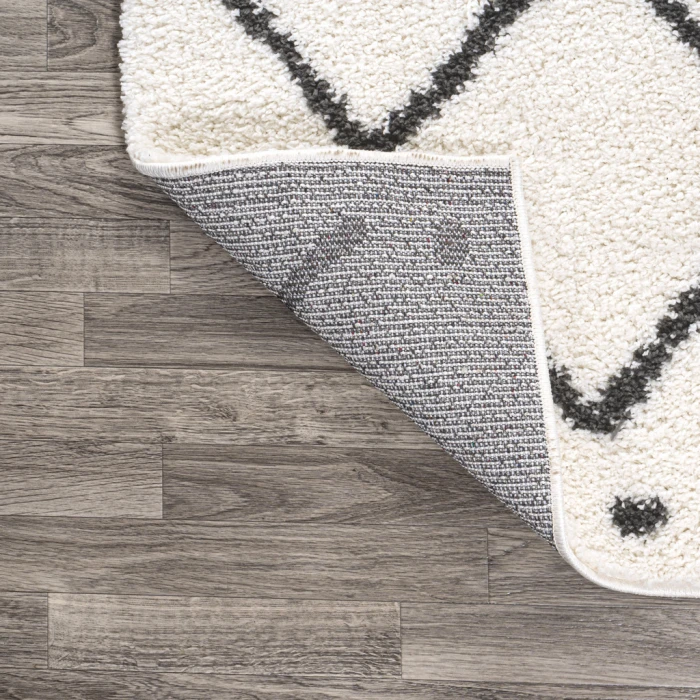Cami Moroccan Style Diamond Shag White/Gray 4 ft. x 6 ft. Area Rug