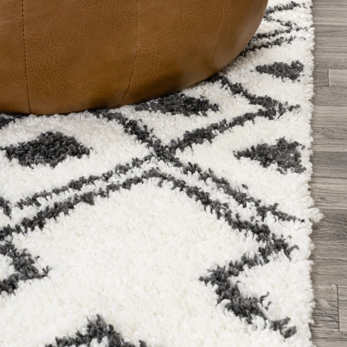 Caimari Moroccan Diamond Shag White/Gray 3 ft. x 5 ft. Area Rug