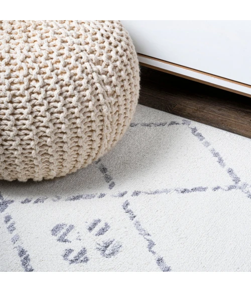 Izil Moroccan Geometric Diamond Ivory/Light Gray 2 ft. x 8 ft. Runner Rug