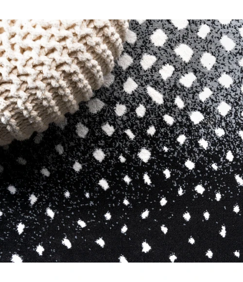 Antelope Modern Animal Black/Cream 5 ft. x 8 ft. Area Rug