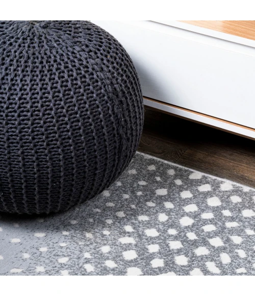 Antelope Modern Animal Light Gray/Cream 2 ft. x 10 ft. Runner Rug