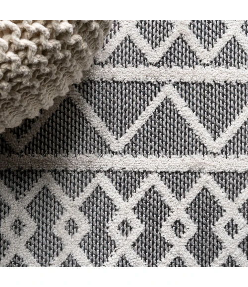 Aylan High-Low Pile Knotted Trellis Geometric Black/Ivory 2 ft. x 10 ft. Indoor/Outdoor Runner Rug