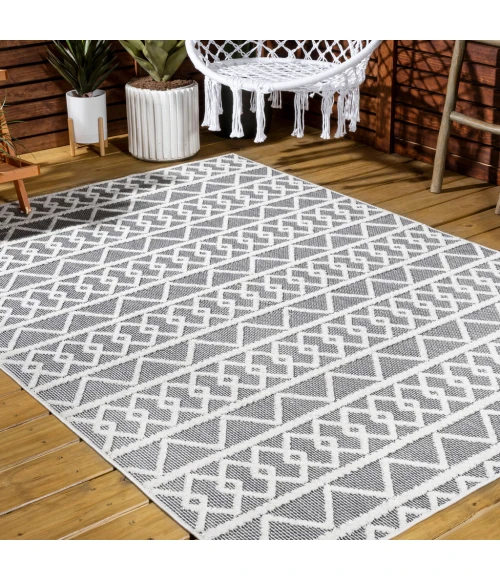 Aylan High-Low Pile Knotted Trellis Geometric Black/Ivory 8 ft. x 10 ft. Indoor/Outdoor Area Rug