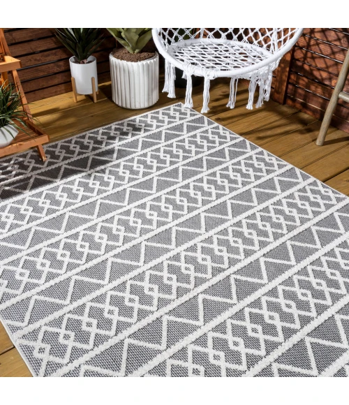 Aylan High-Low Pile Knotted Trellis Geometric Black/Ivory 8 ft. x 10 ft. Indoor/Outdoor Area Rug