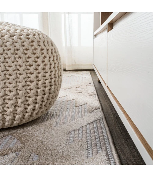 Sumak High-Low Pile Neutral Diamond Kilim Beige/Gray 2 ft. x 8 ft. Indoor/Outdoor Runner Rug