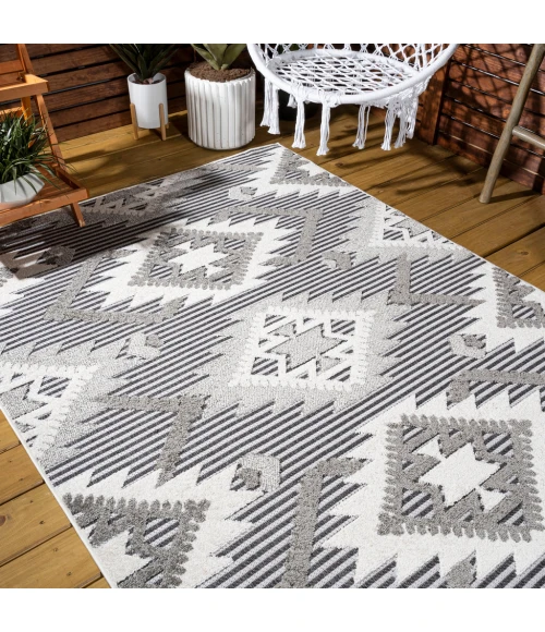 Sumak High-Low Pile Neutral Diamond Kilim Gray/White/Black 8 ft. x 10 ft. Indoor/Outdoor Area Rug