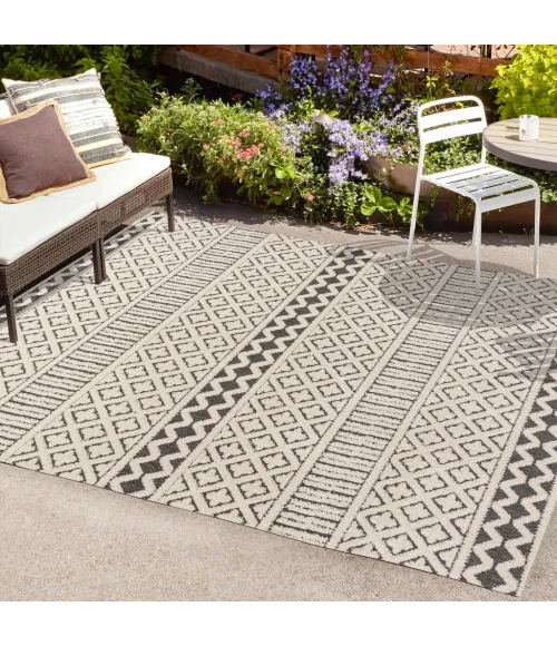 Ormond High-Low Modern Trellis Geometric Cream/Black 4 ft. x 6 ft. Indoor/Outdoor Area Rug