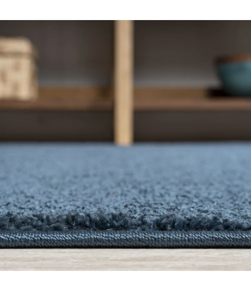 Haze Solid Low-Pile Navy 8' Round Area Rug