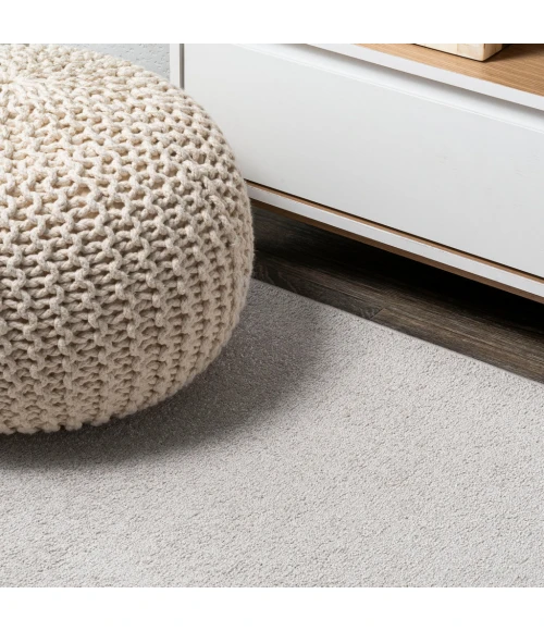 Haze Solid Low-Pile Ivory 5' Round Area Rug