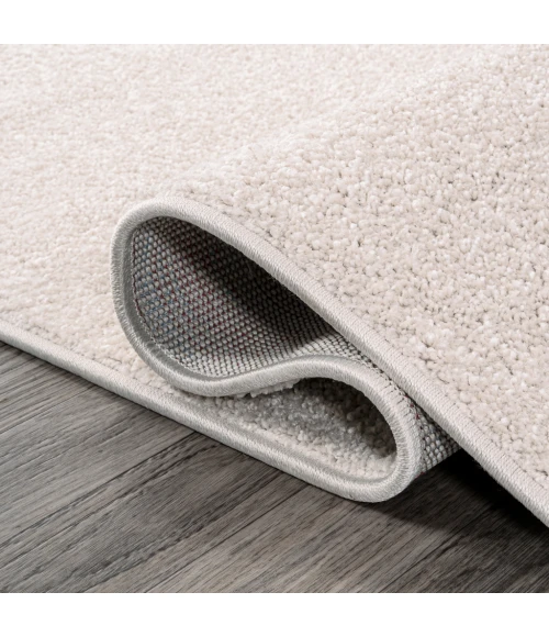 Haze Solid Low-Pile Ivory 5' Round Area Rug