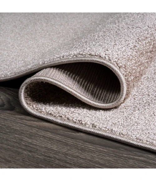 Haze Solid Low-Pile Beige 5' Round Area Rug