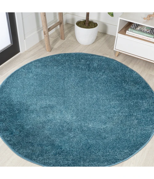 Haze Solid Low-Pile Turquoise 8' Round Area Rug