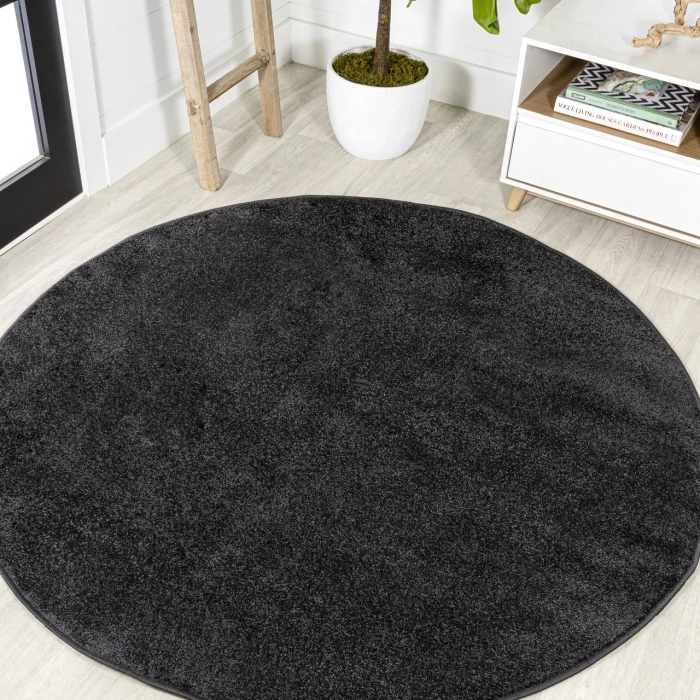 Haze Solid Low-Pile Black 8' Round Area Rug