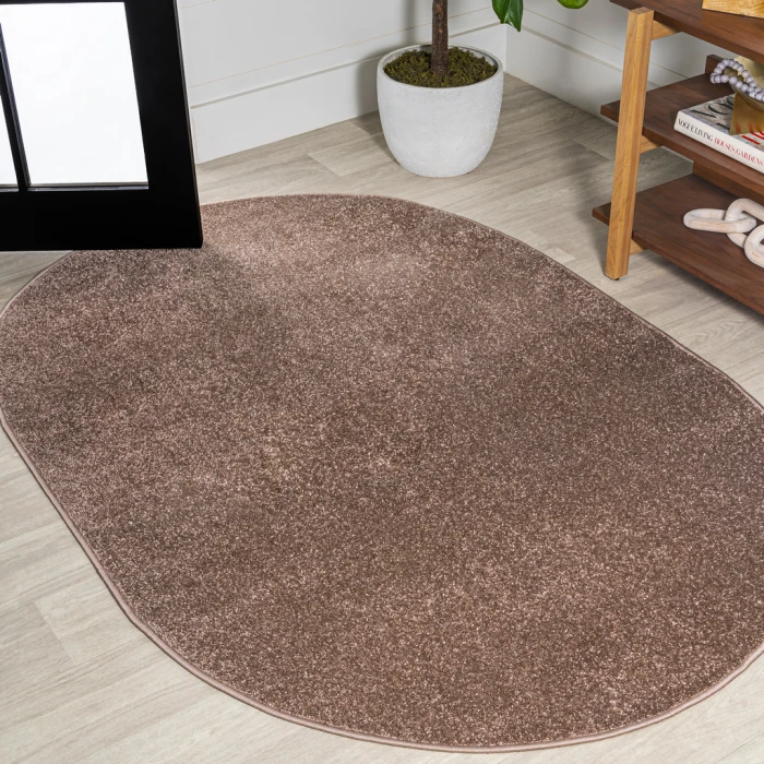 Haze Solid Low-Pile Brown 4 ft. x 6 ft. Oval Area Rug