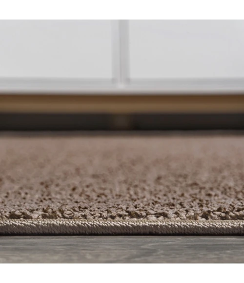 Haze Solid Low-Pile Brown 6' Round Area Rug