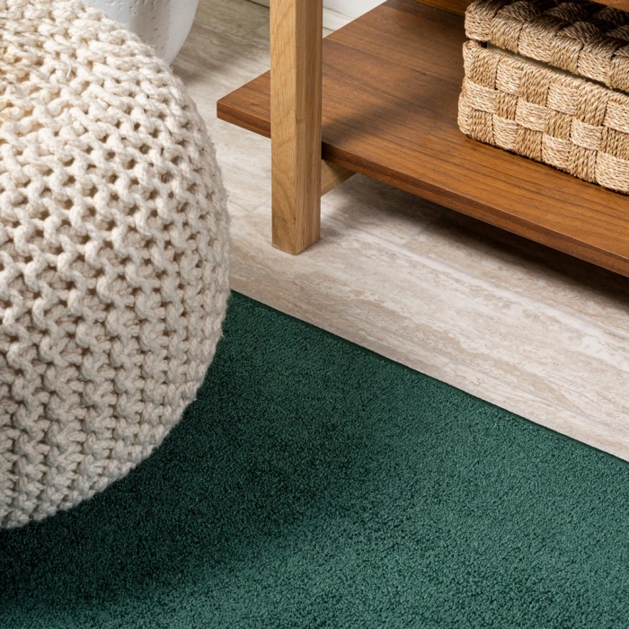 Haze Solid Low-Pile Emerald 7' Square Area Rug