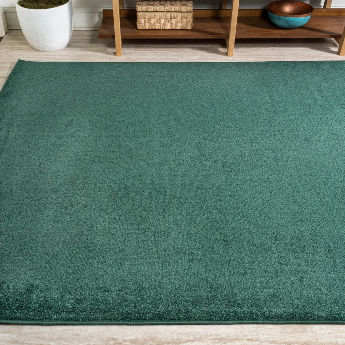 Haze Solid Low-Pile Emerald 10 ft. x 14 ft. Area Rug