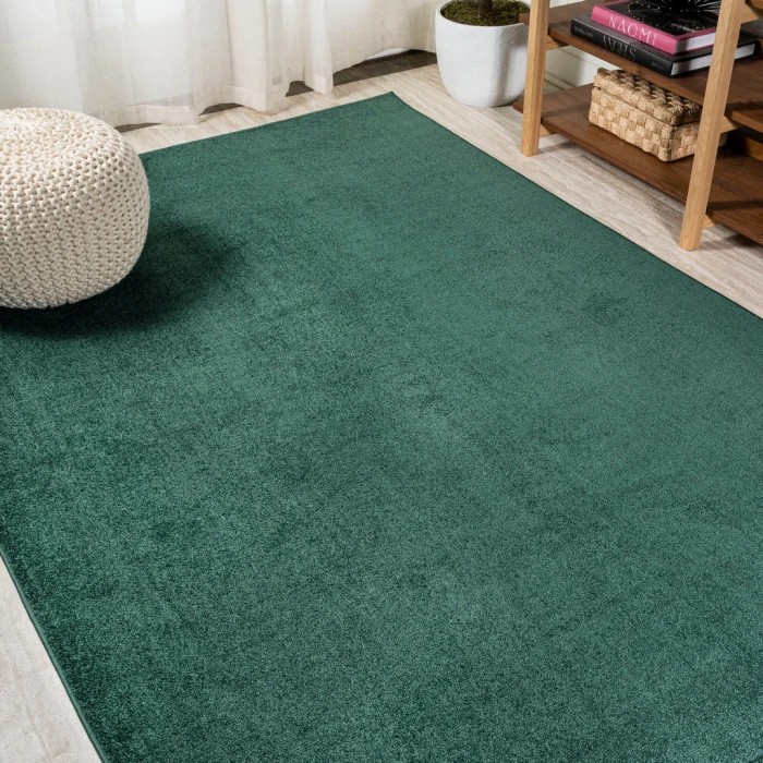 Haze Solid Low-Pile Emerald 10 ft. x 14 ft. Area Rug