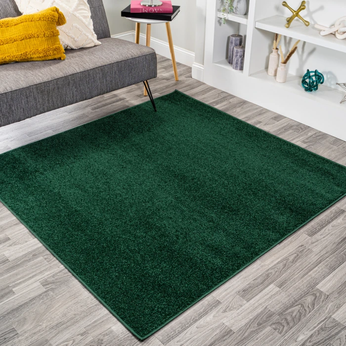 Haze Solid Low-Pile Emerald 7' Square Area Rug