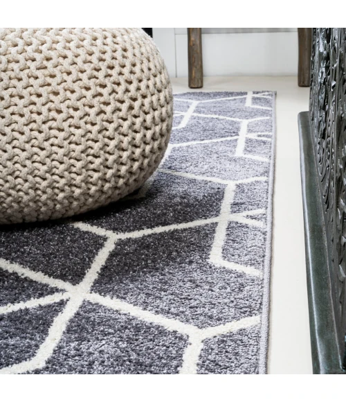 Tumbling Blocks Modern Geometric Gray/White 2 ft. x 8 ft. Runner Rug