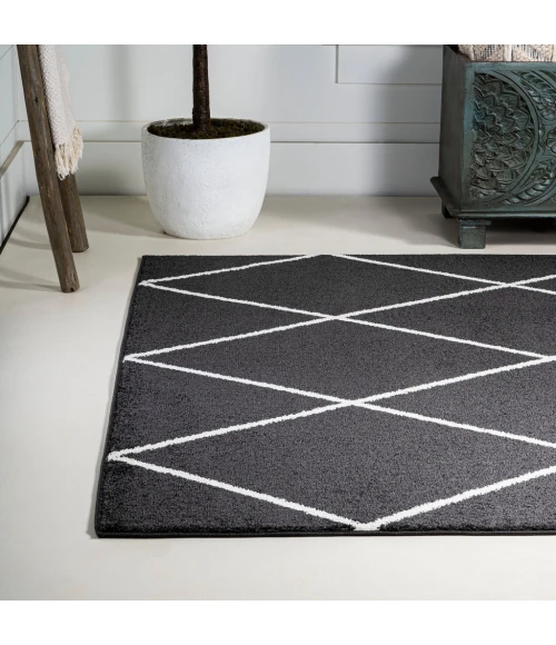 Cole Minimalist Diamond Trellis Black/White 3 ft. x 5 ft. Area Rug