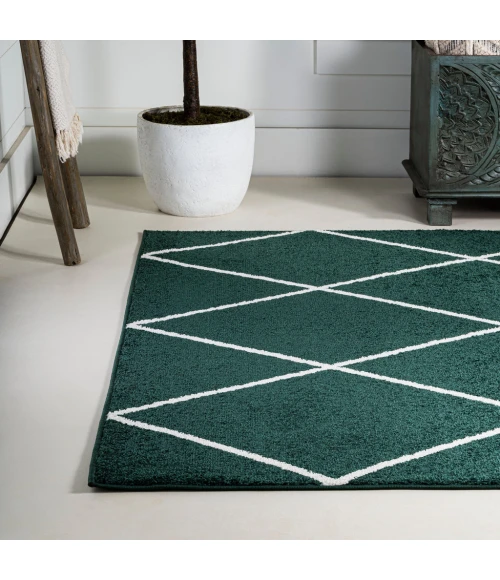 Cole Minimalist Diamond Trellis Green/White 4 ft. x 6 ft. Area Rug