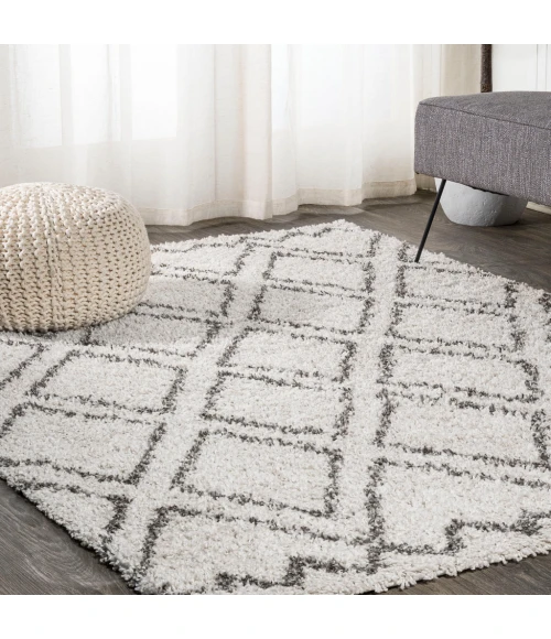 Soller Diamond Trellis Shag Beige/Dark Gray 8 ft. x 10 ft. Area Rug
