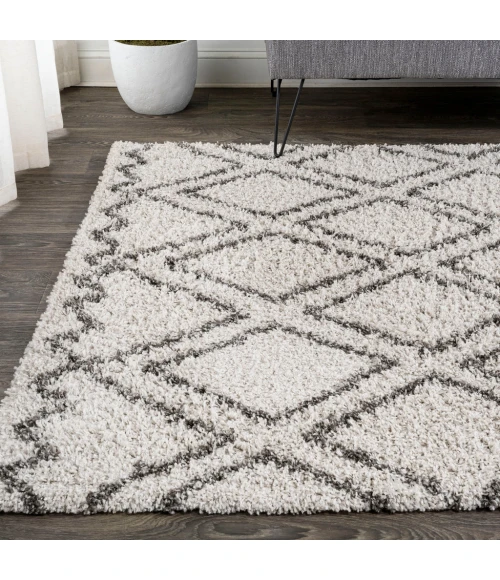 Soller Diamond Trellis Shag Beige/Dark Gray 8 ft. x 10 ft. Area Rug