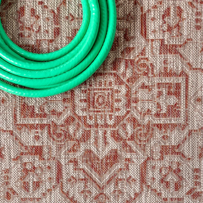 Sinjuri Medallion Textured Weave Red/Taupe 4 ft. x 6 ft. Indoor/Outdoor Area Rug