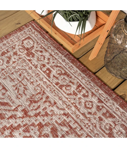 Sinjuri Medallion Textured Weave Red/Taupe 4 ft. x 6 ft. Indoor/Outdoor Area Rug